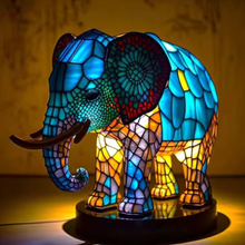 Lade das Bild in den Galerie-Viewer, LeuchtElefant - handgefertigte Lampe, die Herzen erstrahlen lässt