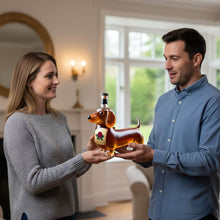 Lade das Bild in den Galerie-Viewer, Handgefertigte Flasche aus Glas in Hundeform – Hundeliebhaber lieben sie