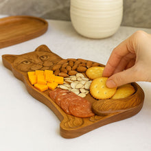 Lade das Bild in den Galerie-Viewer, Holz-Genussplatte in Katzenform