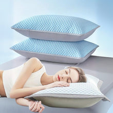 Lade das Bild in den Galerie-Viewer, DreamChill - der kühlende & hautschonende Kissenbezug - das Original