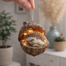 Lade das Bild in den Galerie-Viewer, Schlafende Waldfreunde™️ Natürliche, handgemachte Wohn- & Gartendekoration zum Aufhängen