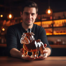 Lade das Bild in den Galerie-Viewer, Handgefertigte Flasche aus Glas in Hundeform – Hundeliebhaber lieben sie
