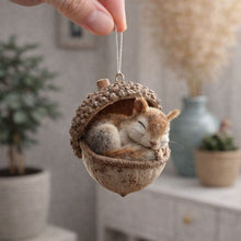 Lade das Bild in den Galerie-Viewer, Schlafende Waldfreunde™️ Natürliche, handgemachte Wohn- &amp; Gartendekoration zum Aufhängen
